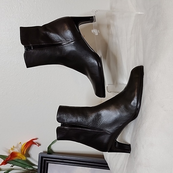 RARE Vintage Stuart Weitzman Heeled Boots Dark Brown Nappa Leather Ankle Booties - Picture 6 of 16